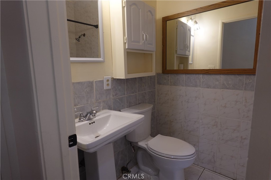 956 S Philadelphia Street