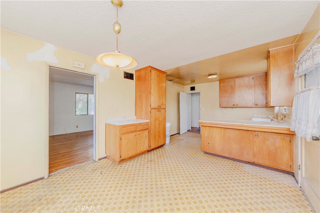 414 N Alameda Avenue