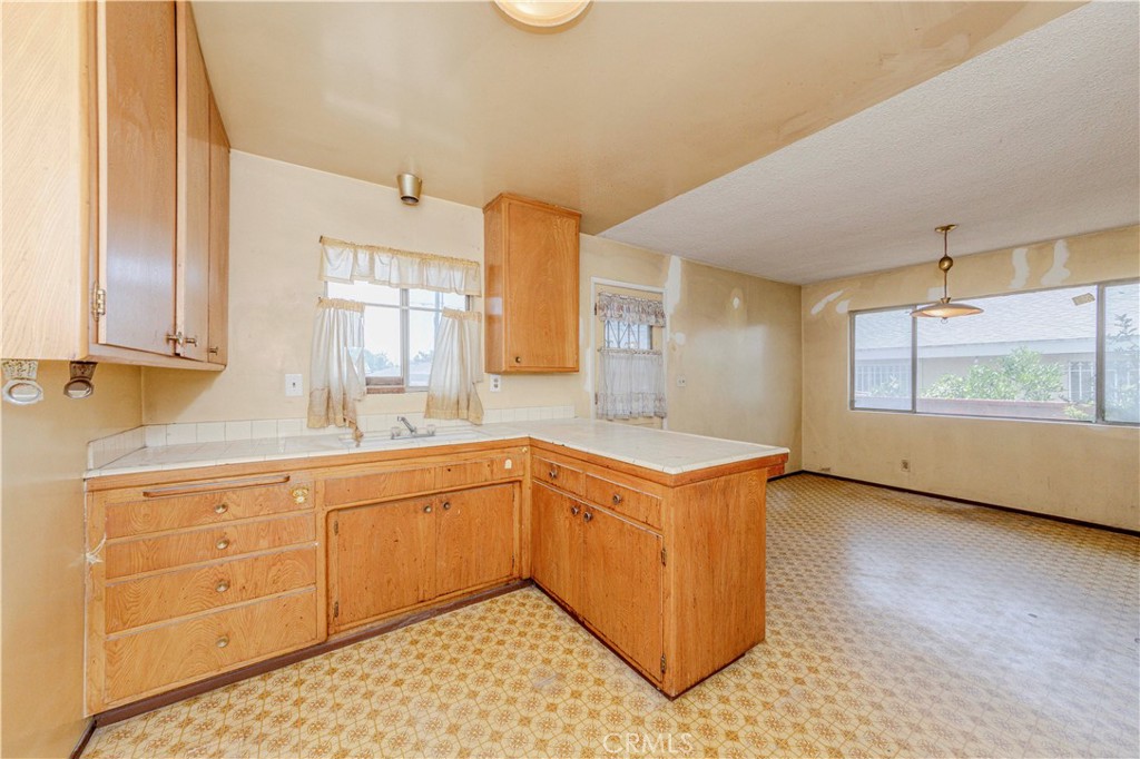 414 N Alameda Avenue