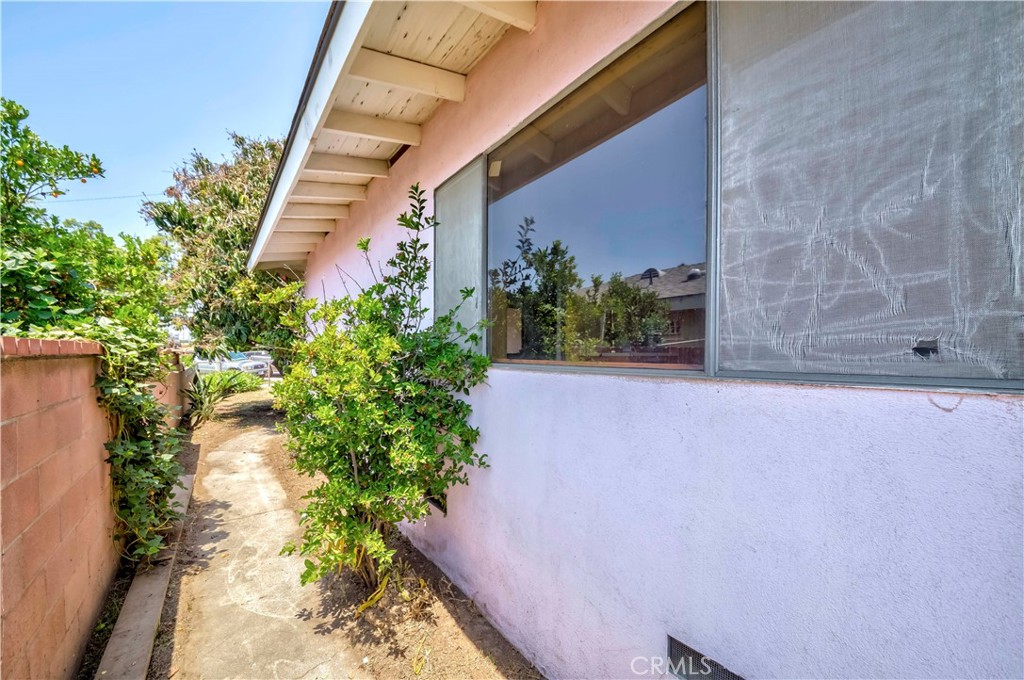 414 N Alameda Avenue