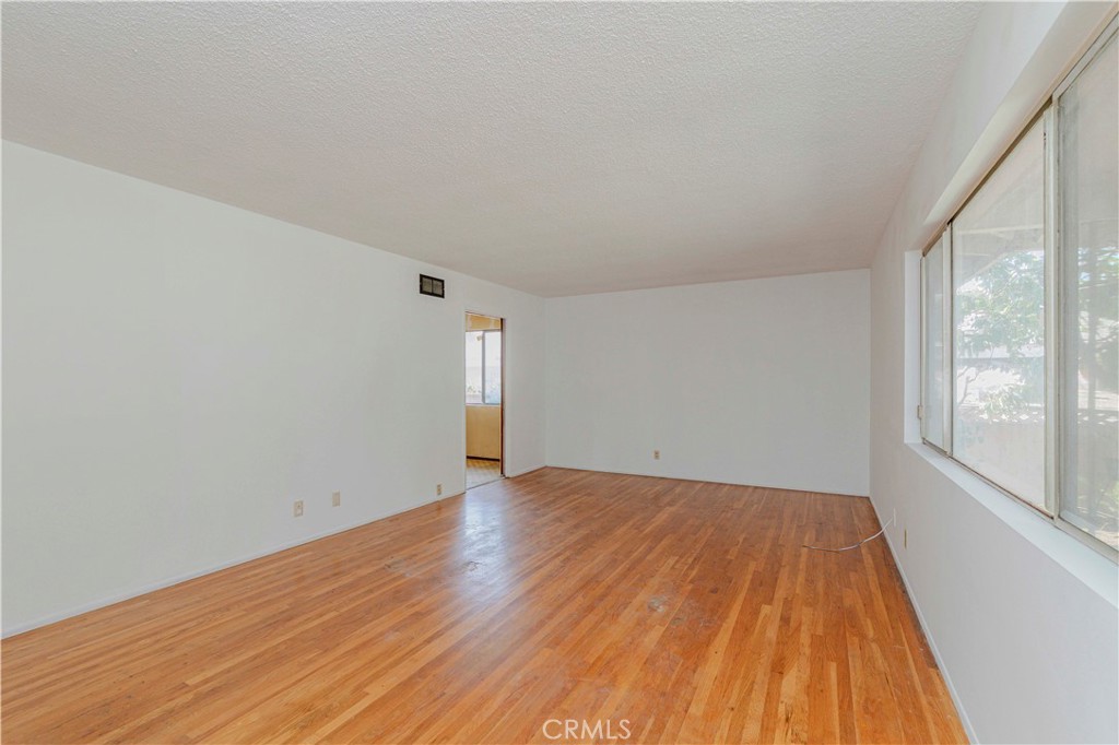 414 N Alameda Avenue