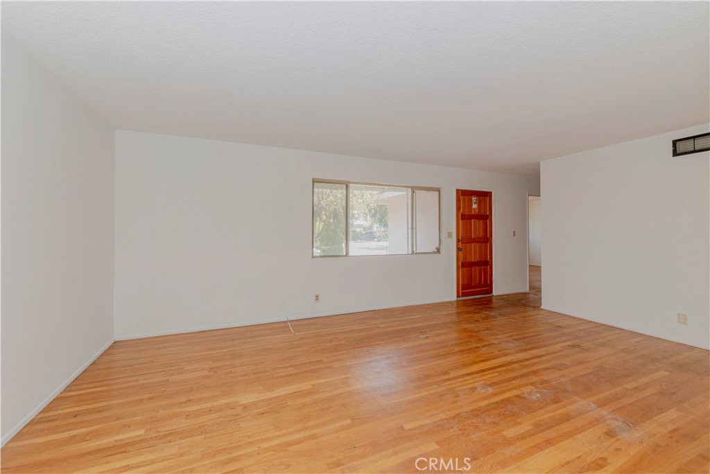 414 N Alameda Avenue