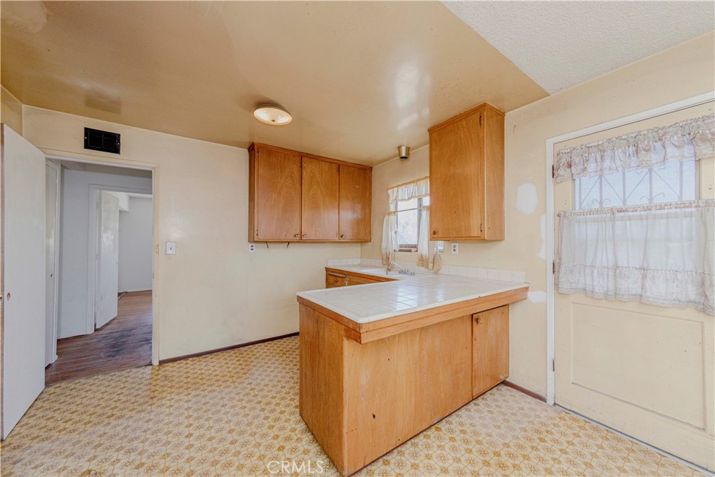 414 N Alameda Avenue