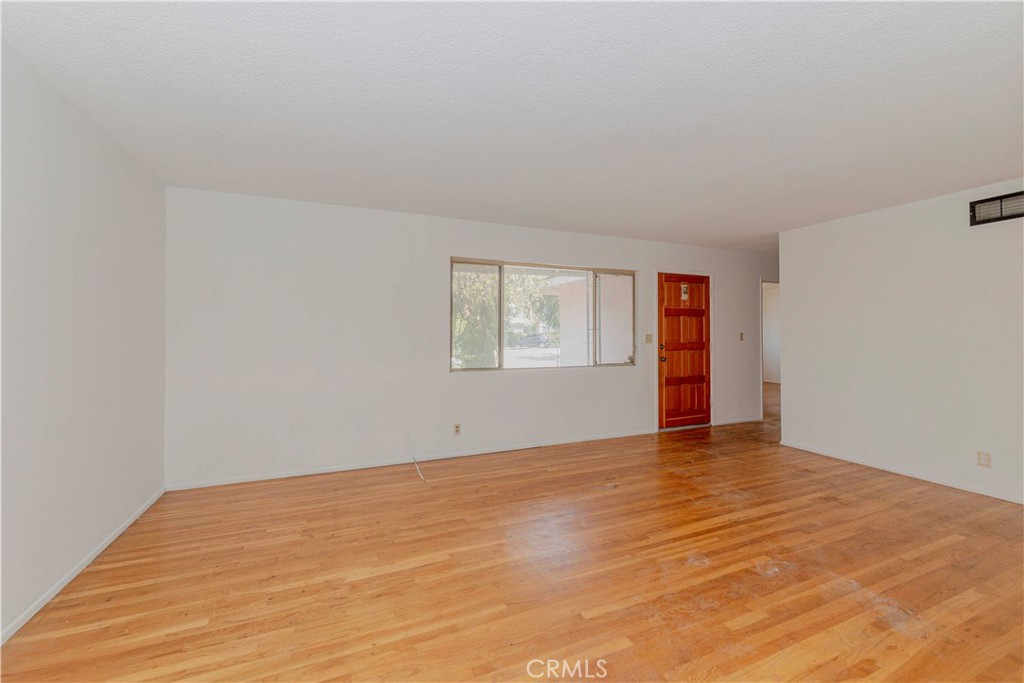 414 N Alameda Avenue