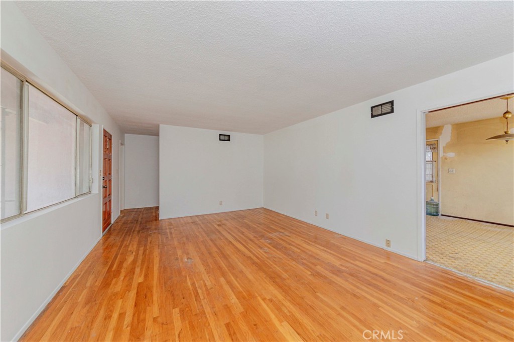 414 N Alameda Avenue