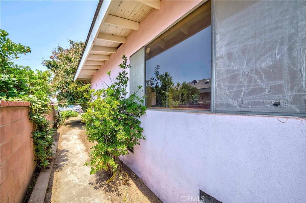 414 N Alameda Avenue