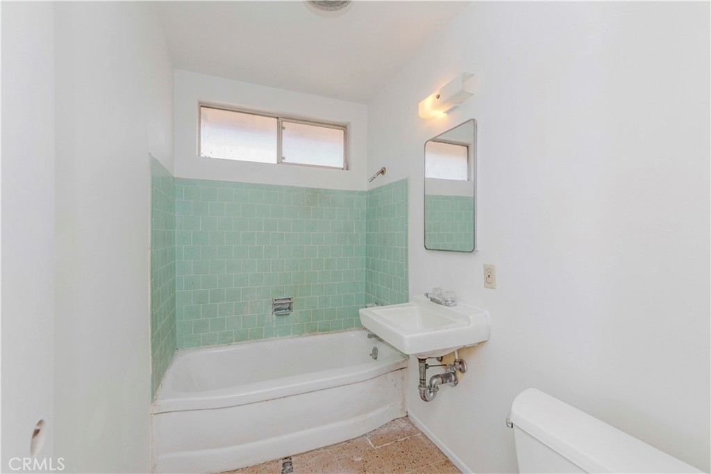 414 N Alameda Avenue