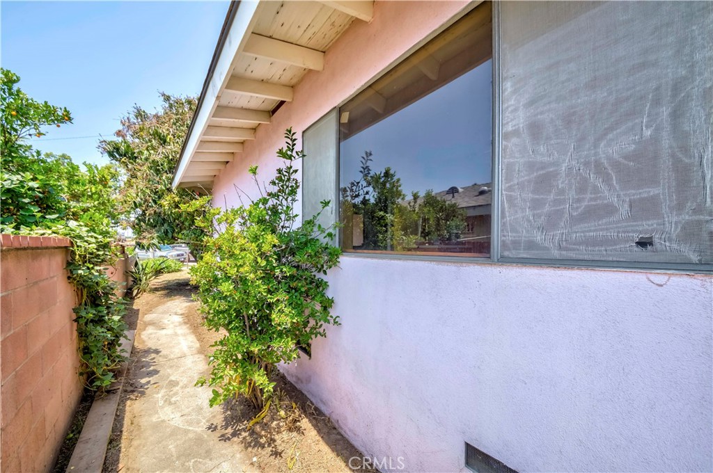 414 N Alameda Avenue