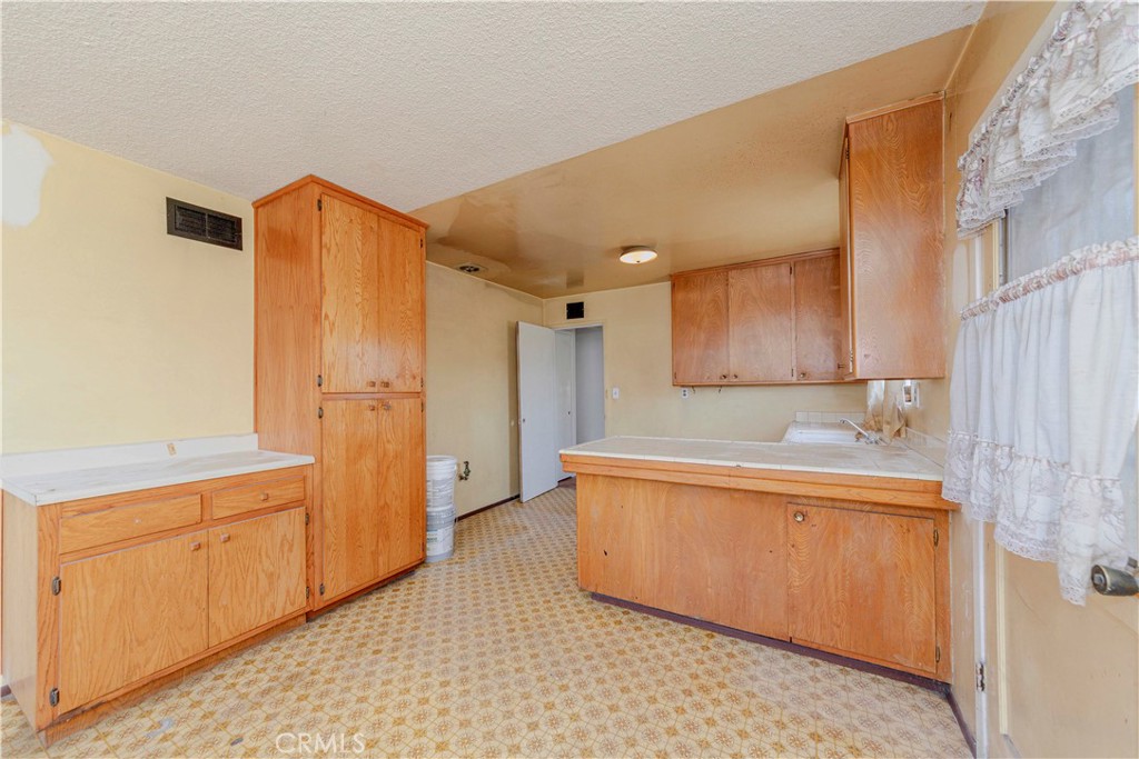 414 N Alameda Avenue