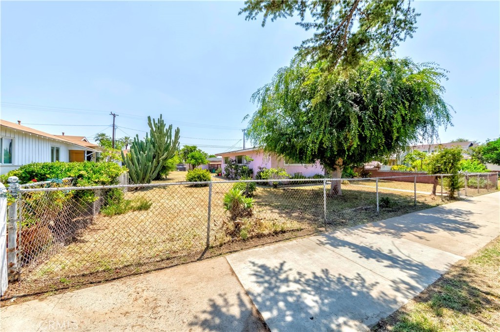 414 N Alameda Avenue