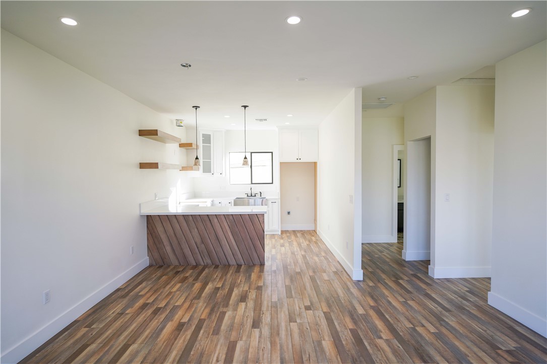 3606 W 58th Place