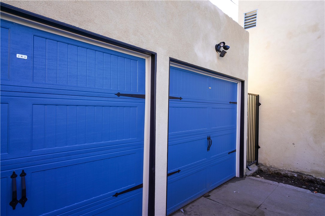 3606 W 58th Place