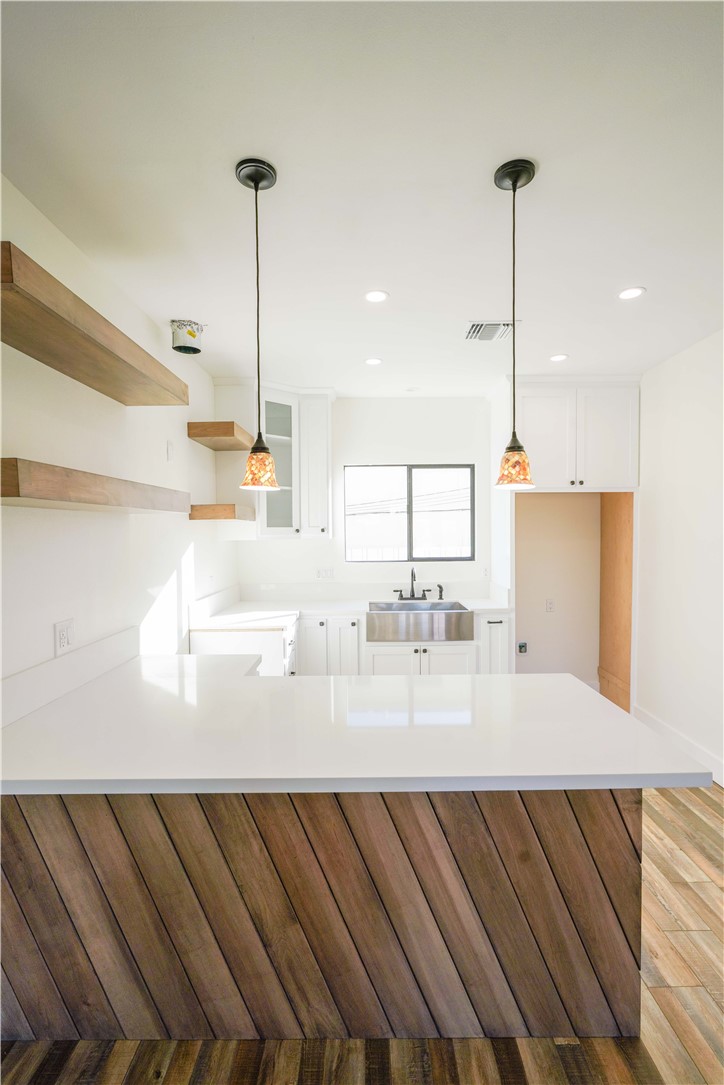 3606 W 58th Place