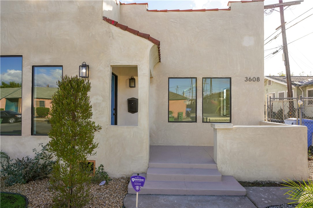 3606 W 58th Place