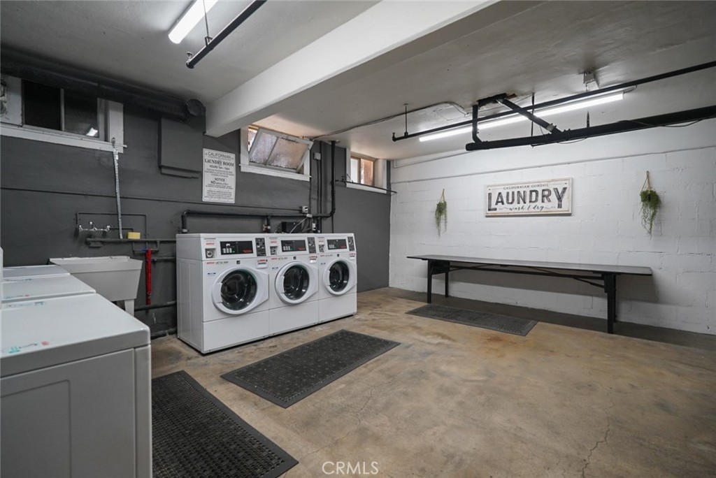 325 W 3rd Street 107