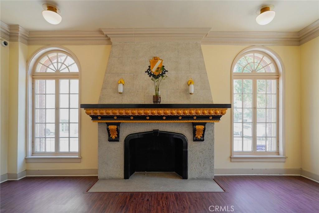 325 W 3rd Street 107