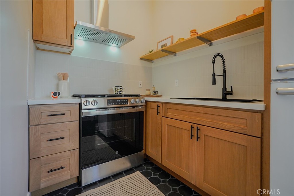 325 W 3rd Street 107