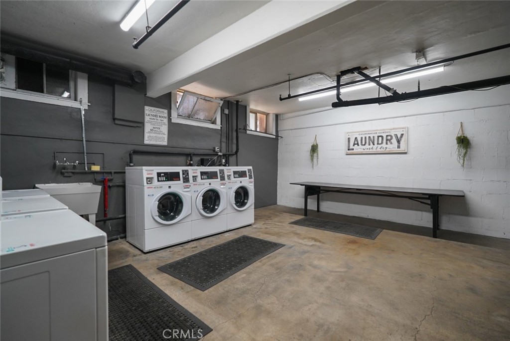 325 W 3rd Street 107