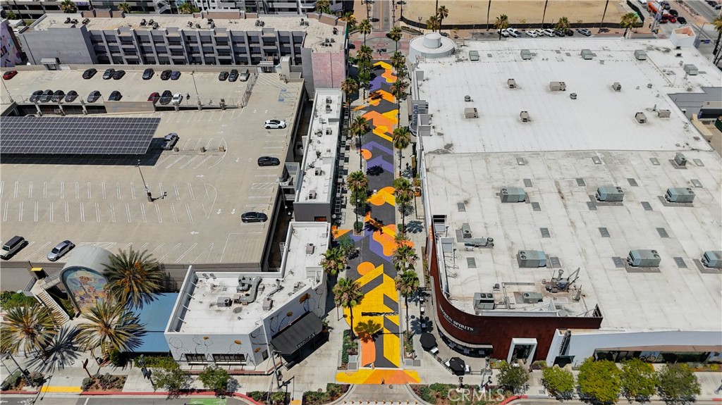 325 W 3rd Street 107