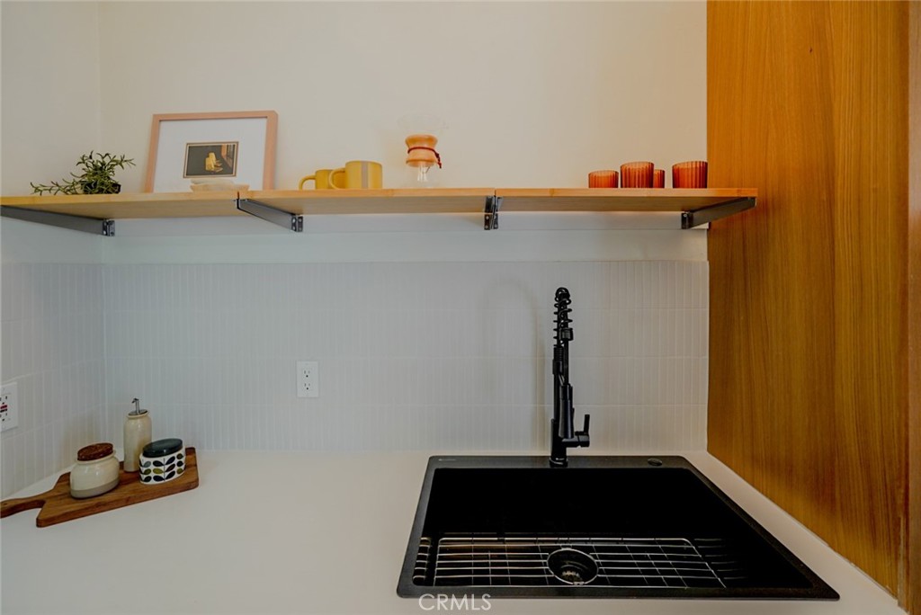 325 W 3rd Street 107