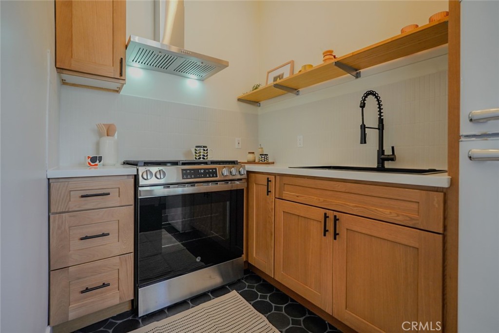 325 W 3rd Street 107