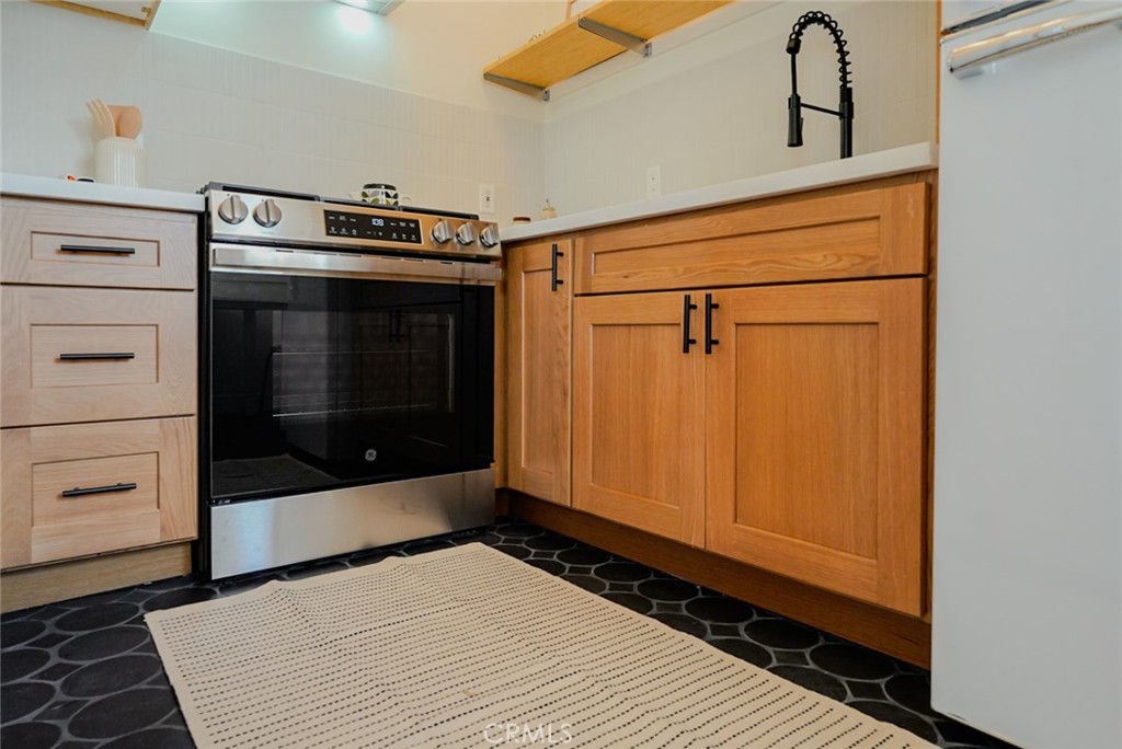 325 W 3rd Street 107