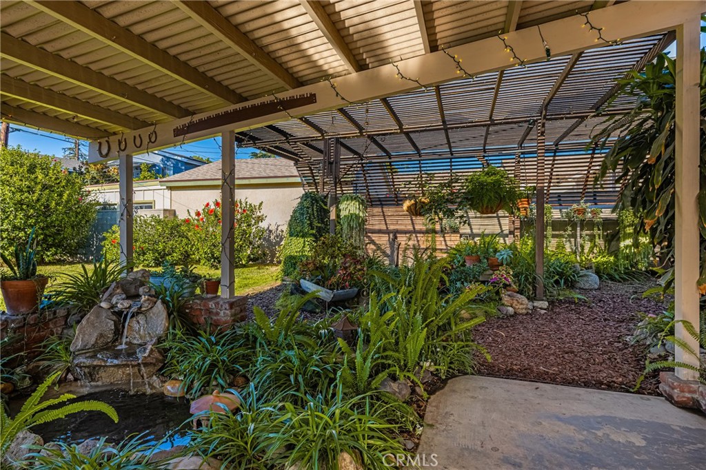 917 W Palmyra Avenue