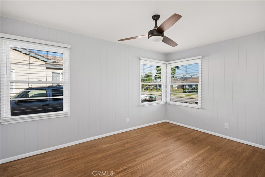 917 W Palmyra Avenue