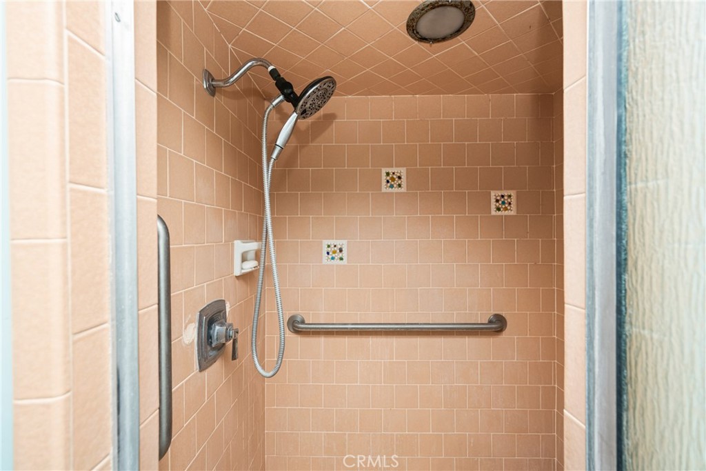 917 W Palmyra Avenue