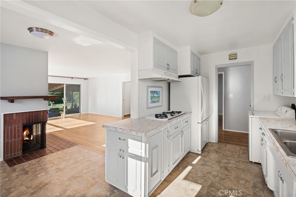 917 W Palmyra Avenue