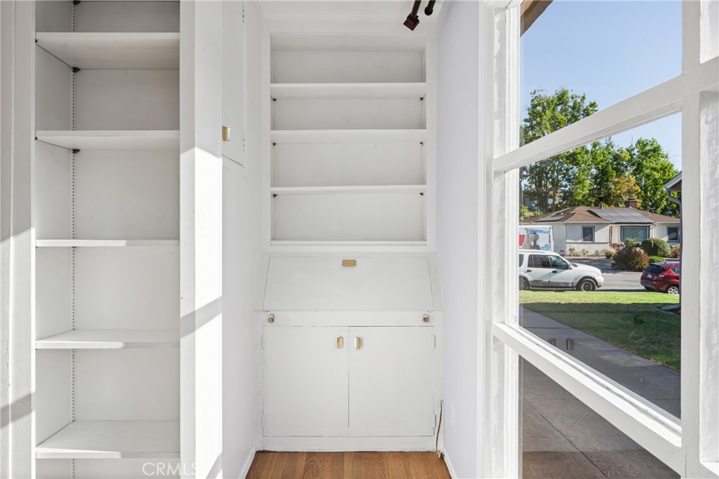 917 W Palmyra Avenue