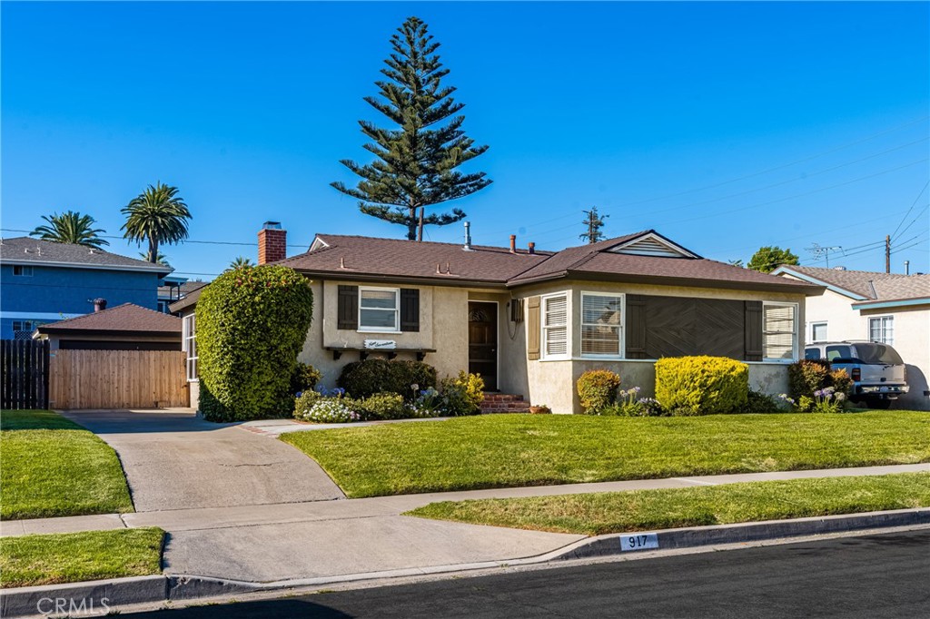 917 W Palmyra Avenue