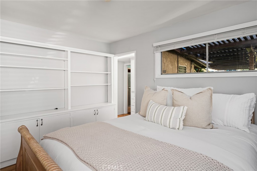 917 W Palmyra Avenue