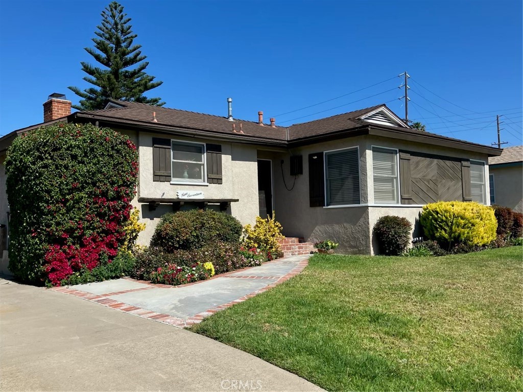 917 W Palmyra Avenue