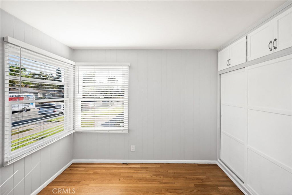 917 W Palmyra Avenue