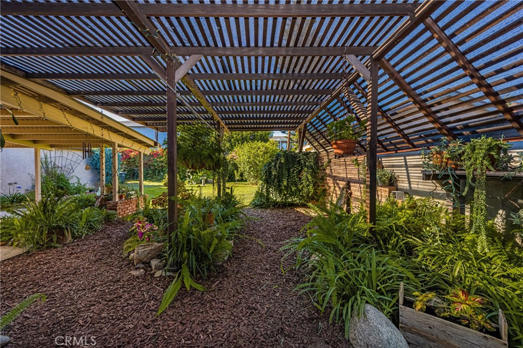 917 W Palmyra Avenue