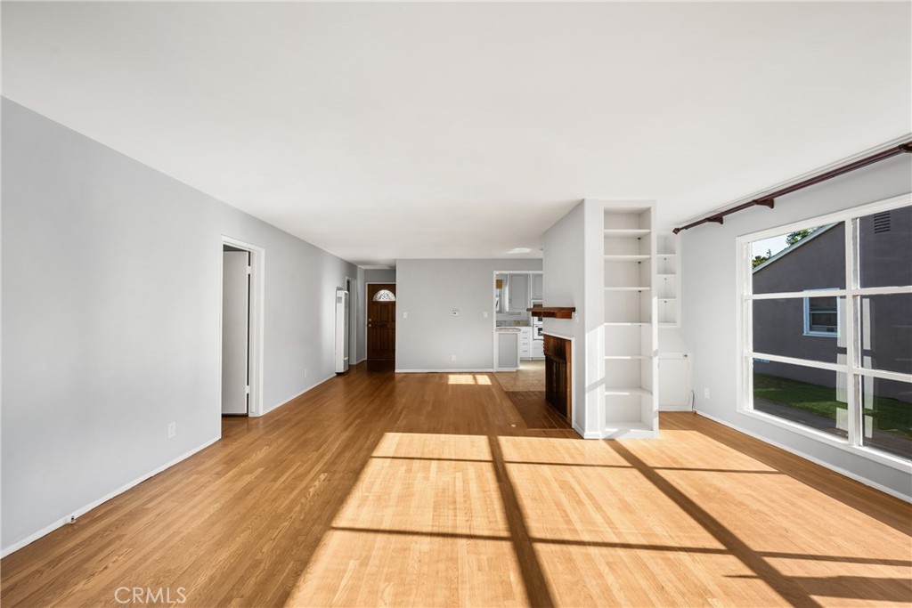 917 W Palmyra Avenue