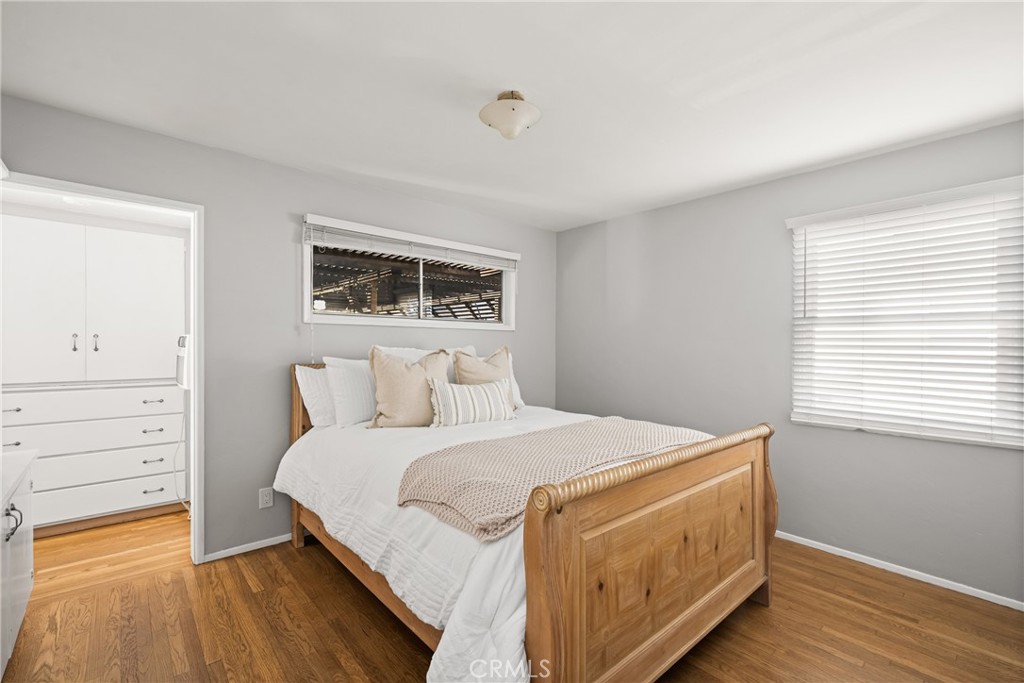 917 W Palmyra Avenue