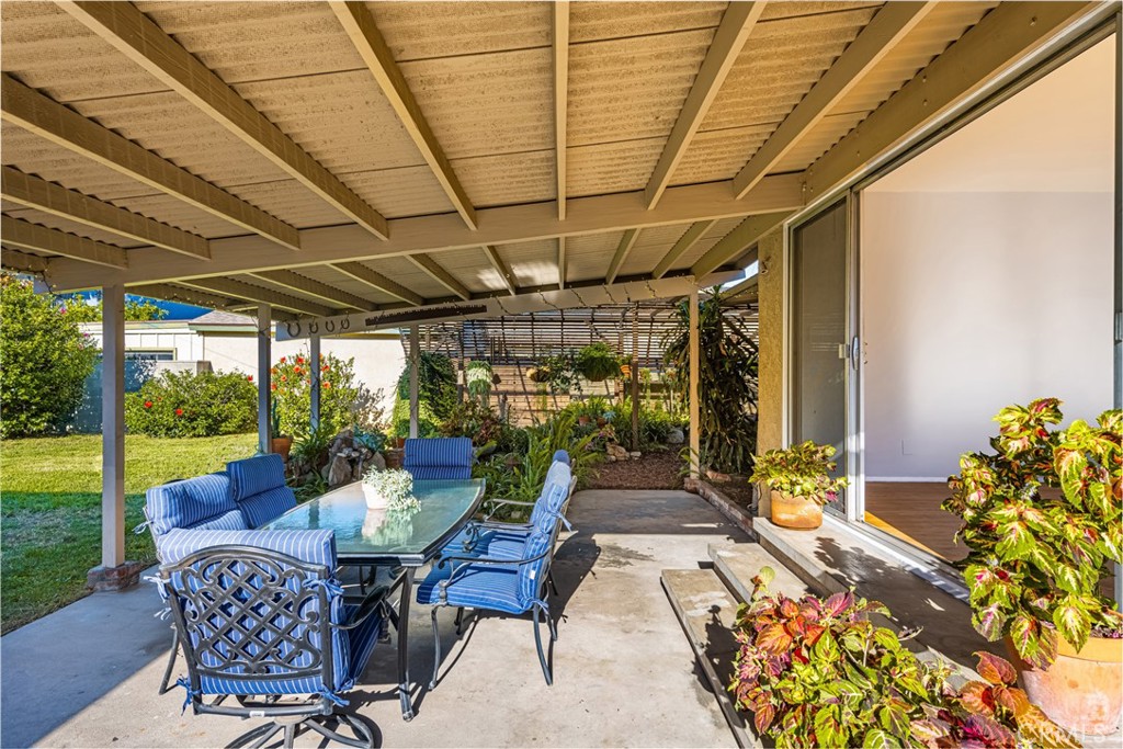 917 W Palmyra Avenue