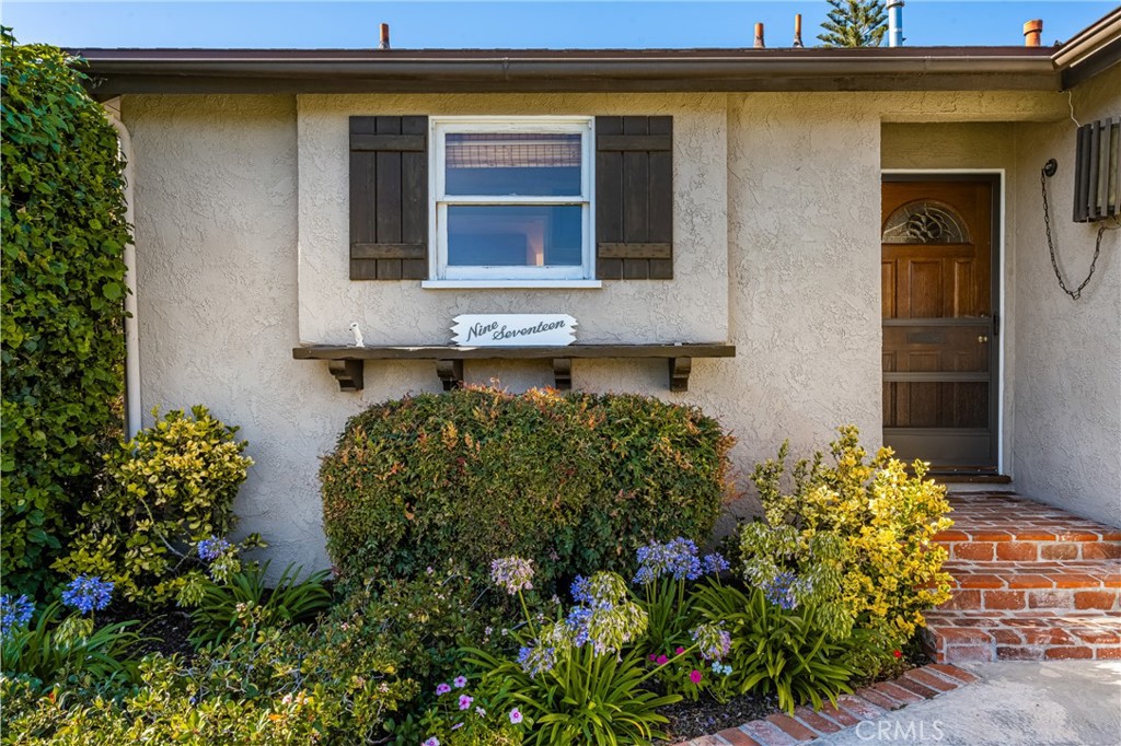 917 W Palmyra Avenue