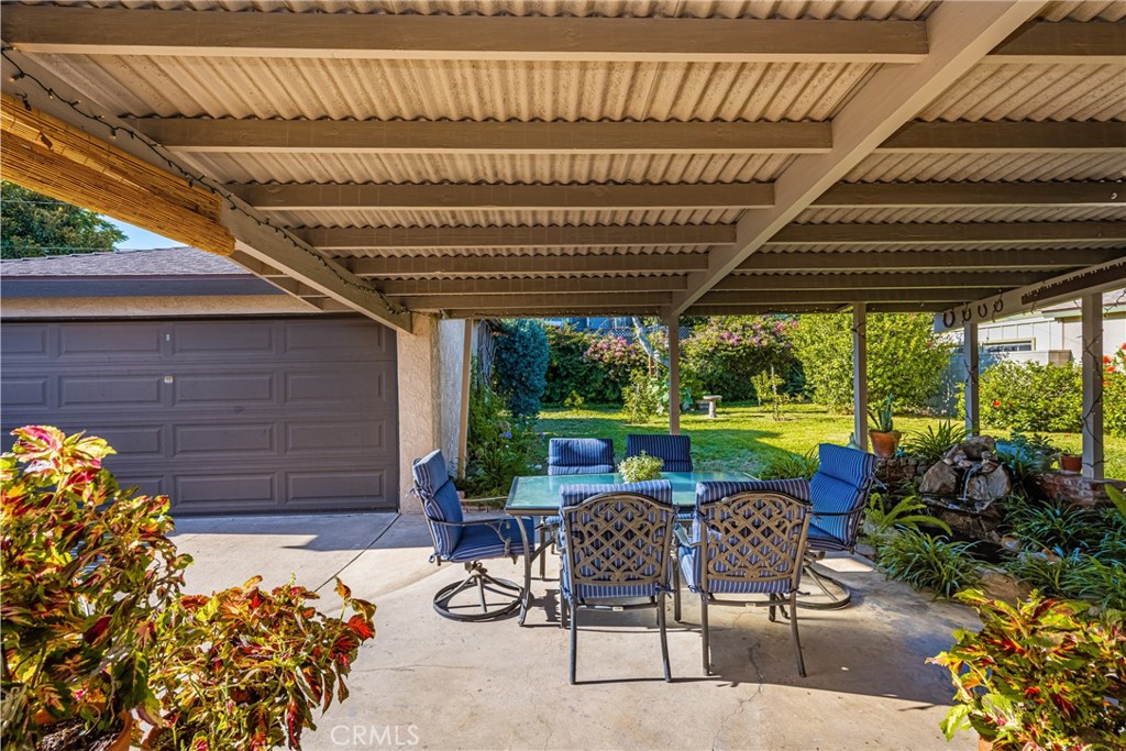 917 W Palmyra Avenue