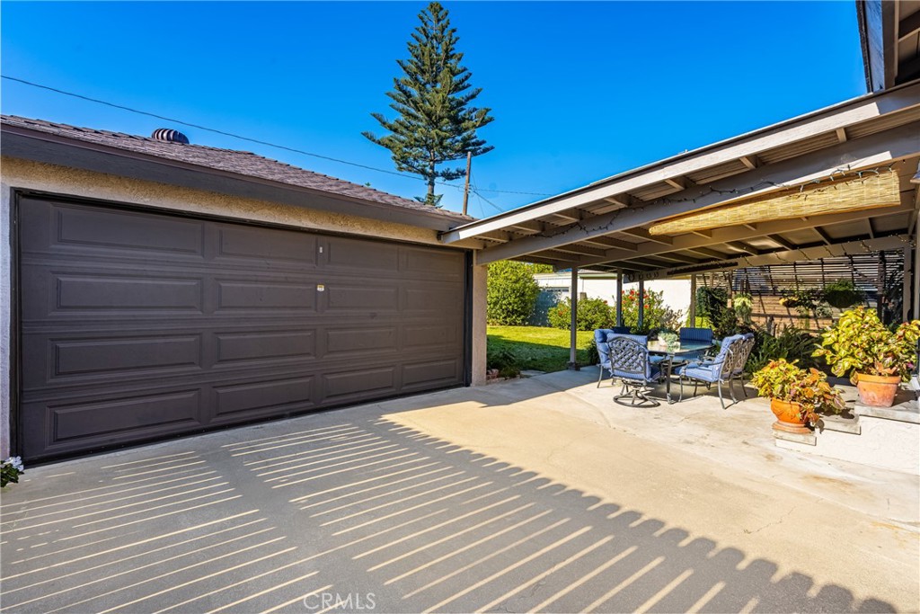 917 W Palmyra Avenue