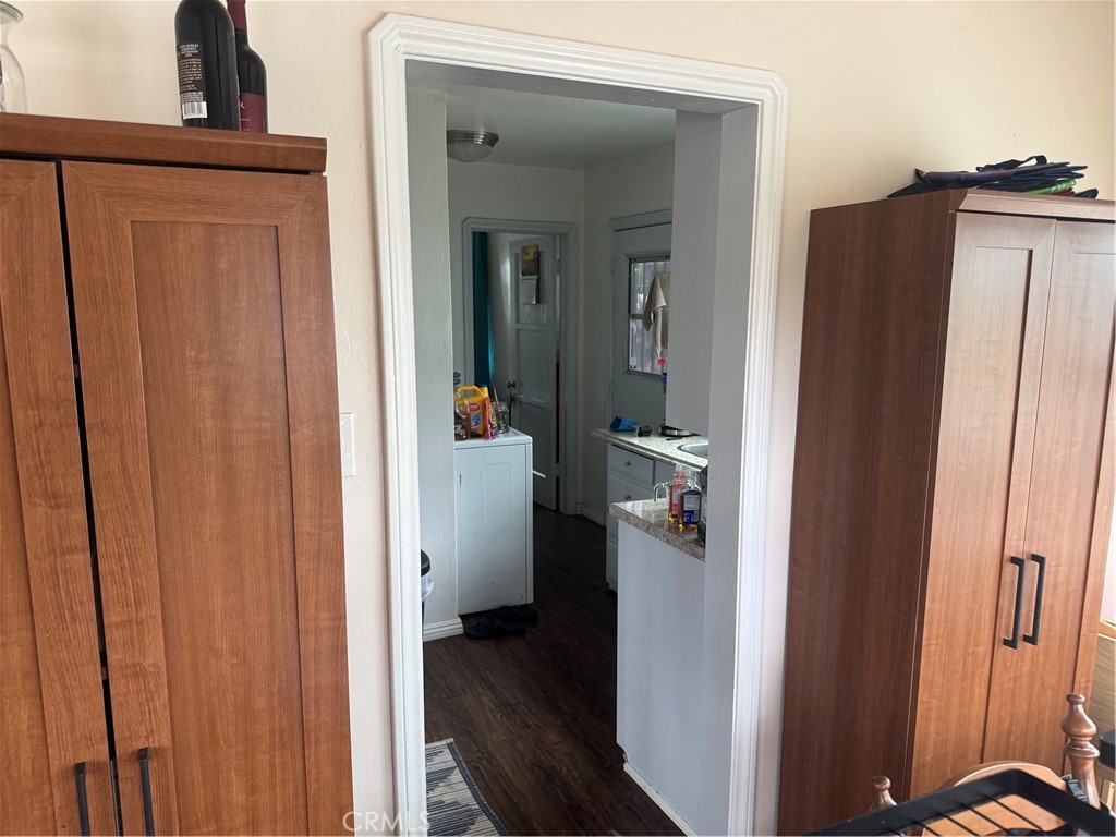 504 E Wisteria Place