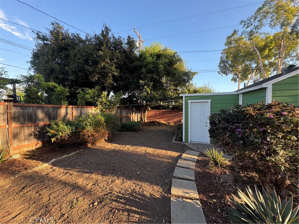 504 E Wisteria Place