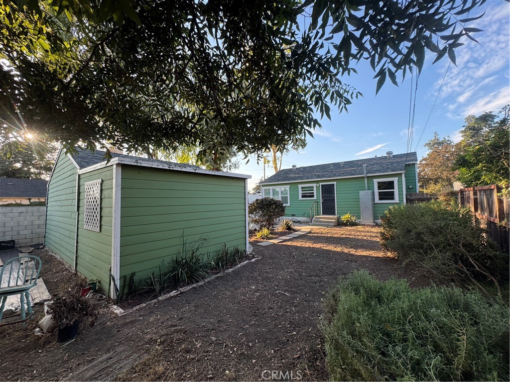 504 E Wisteria Place