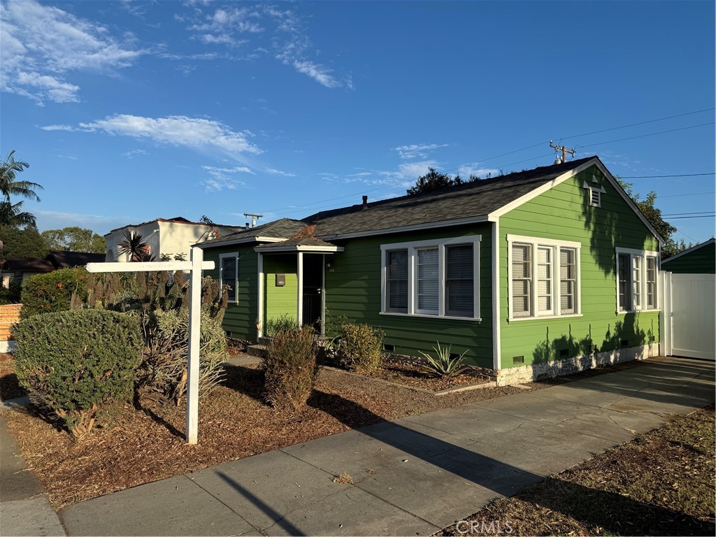 504 E Wisteria Place