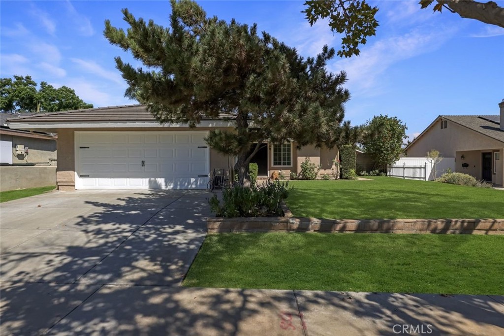 5352 Redwood Street