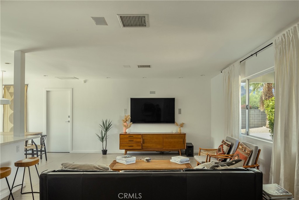 2079 2079 Paseo Roseta