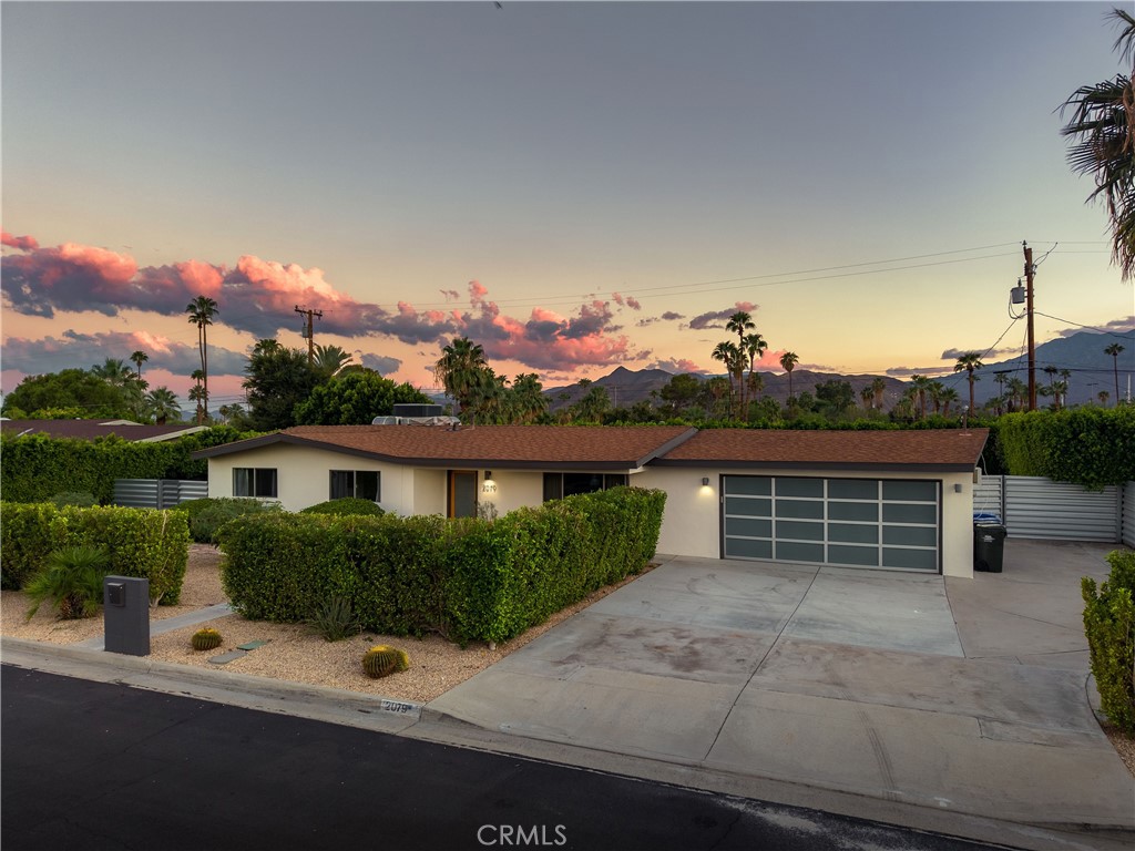 2079 2079 Paseo Roseta