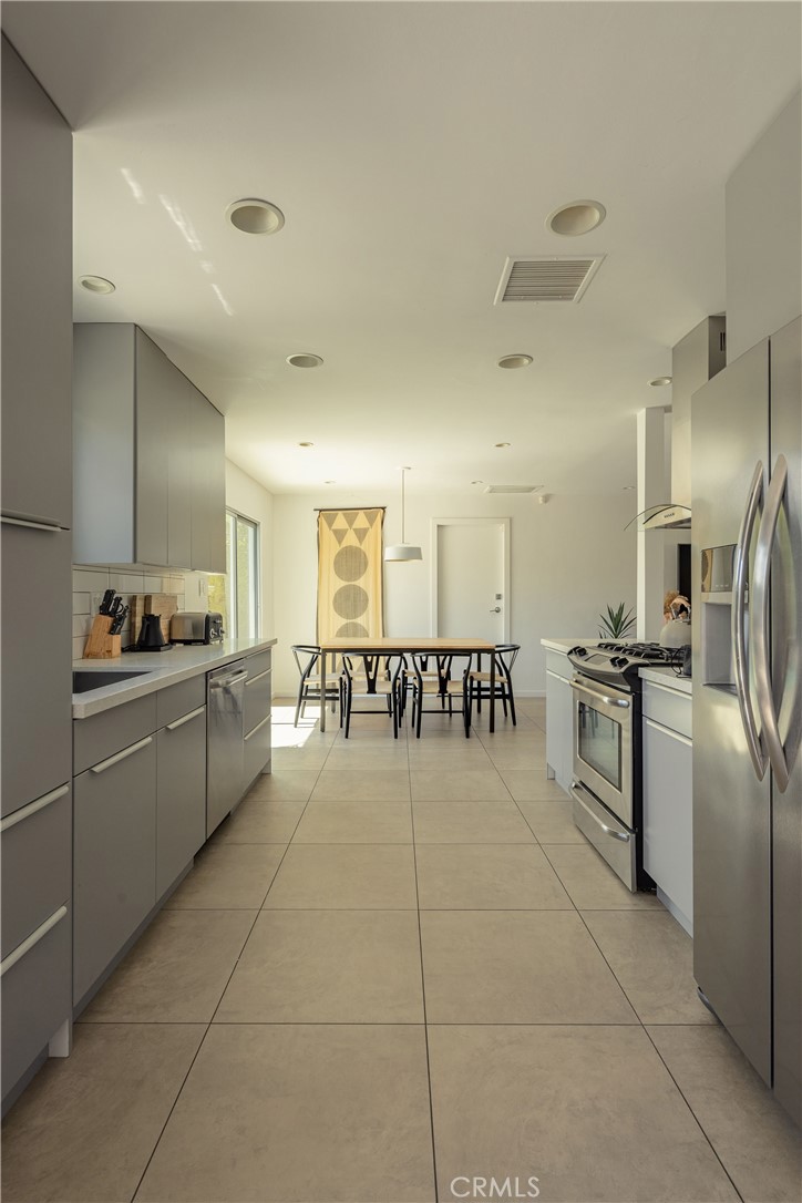 2079 2079 Paseo Roseta